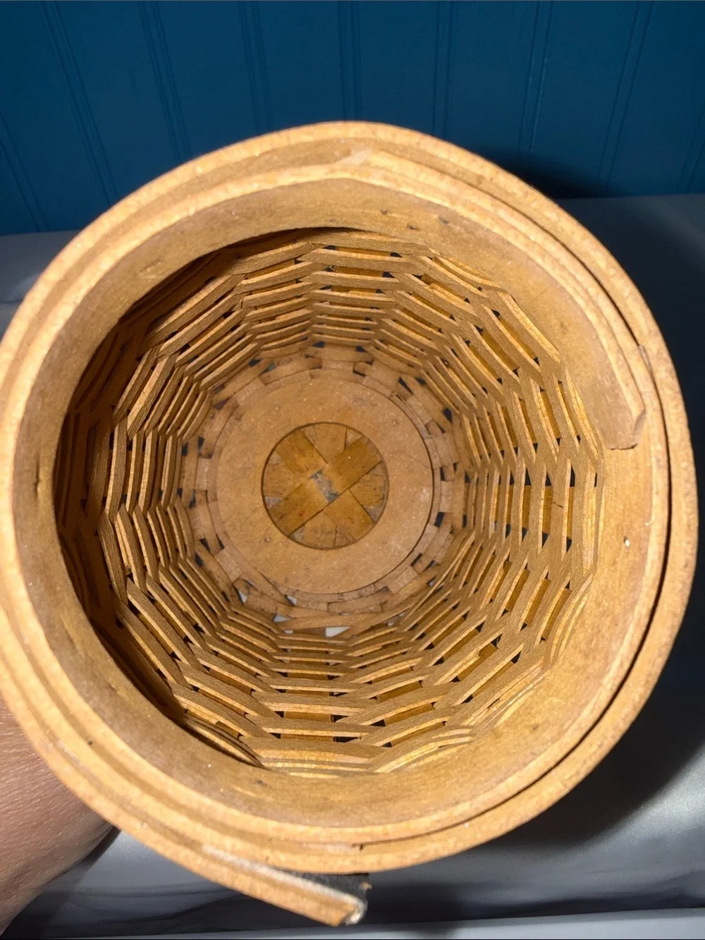 2003 Longaberger Basket with Dark Rim Accent - Picture 3 of 6